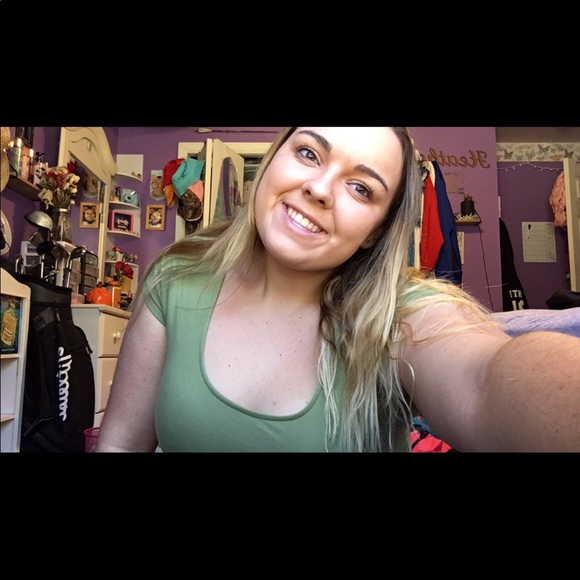 Meet your Posher, Heather - Picture 1 of 1